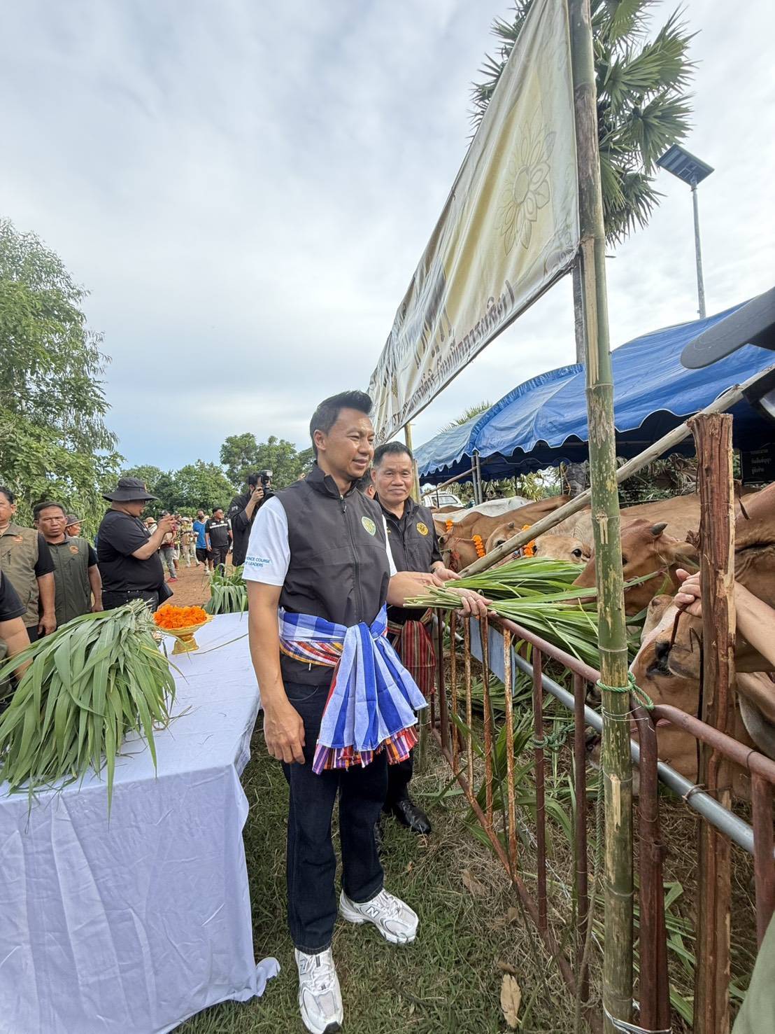 title - ส.ป.ก. ร่วมติดตามรัฐมนตรีช่วยว่าการกระทรวงเกษตรและสหกรณ์ (นางสาวปิยะรัฐชย์ ติยะไพรัช) และคณะ ลงพื้นที่ตรวจราชการในพื้นที่จังหวัดร้อยเอ็ด